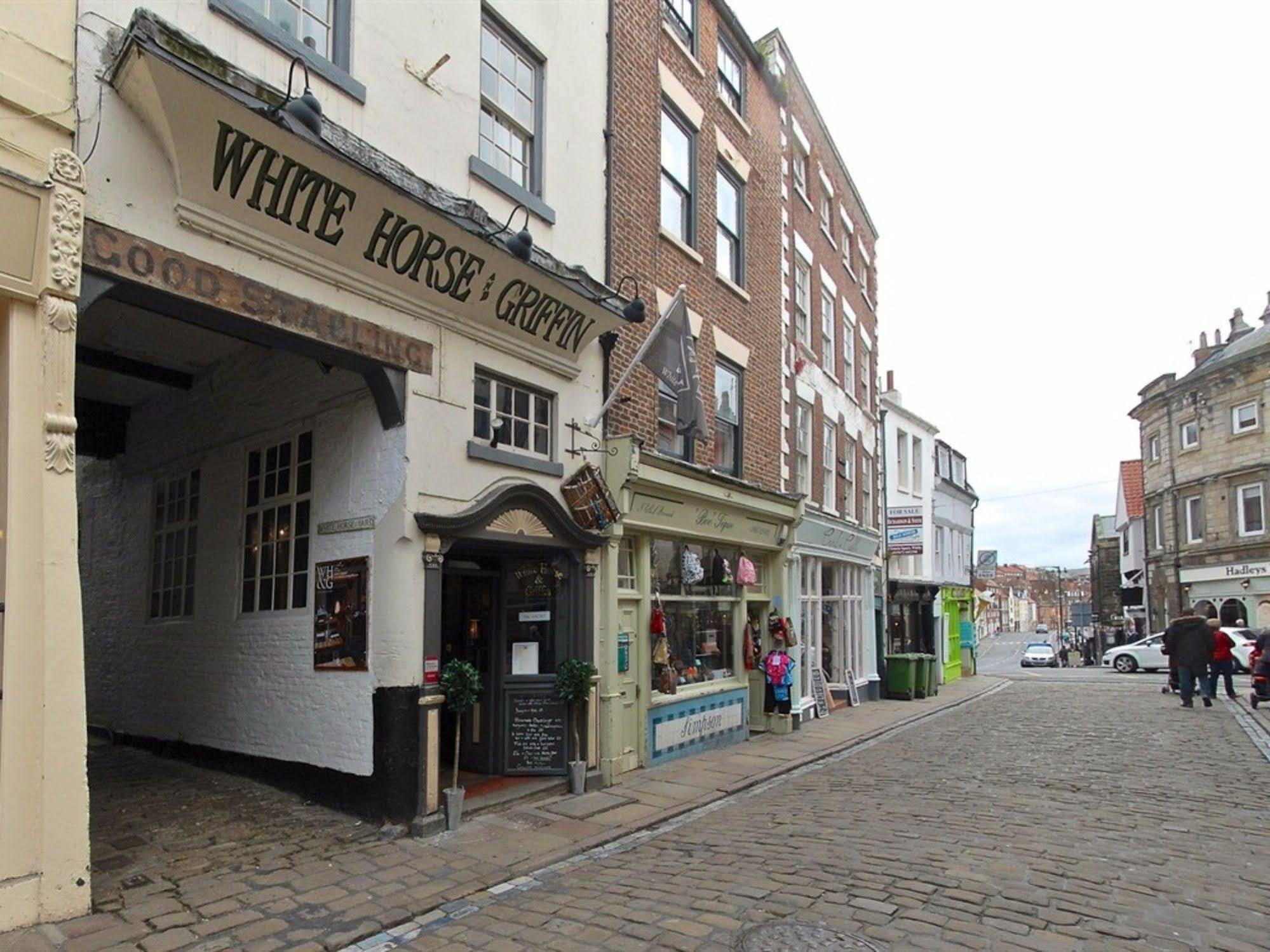 White Horse & Griffin Hotel Whitby Buitenkant foto